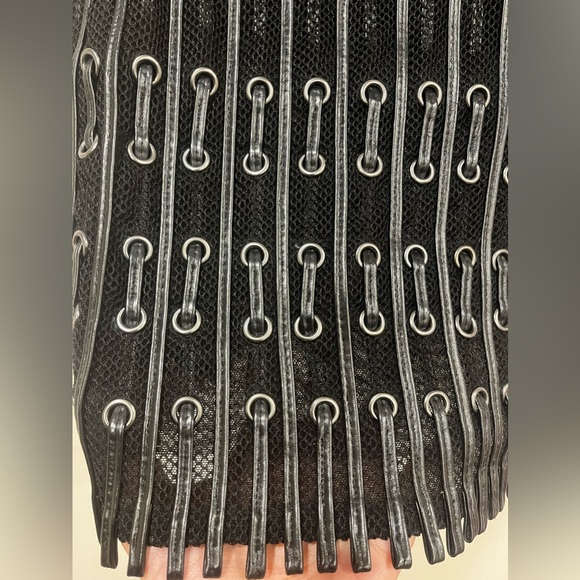 Stretch leather and black tulle mini skirt - Picture 2 of 4